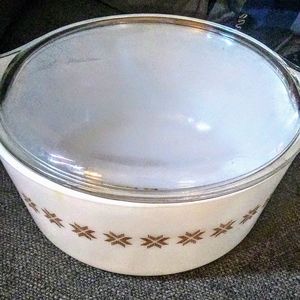 Vintage Town and Country pattern Casserole Dish